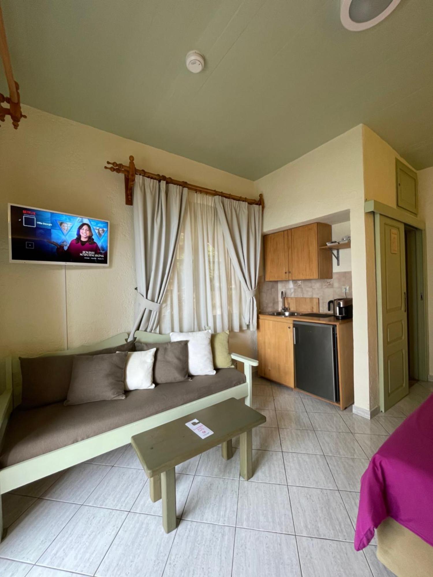Villa Georgia Apartments & Suites Kalamaki Chambre photo